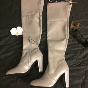 ❌❌SOLD❌❌❌🔥Grey Thigh Highs✨